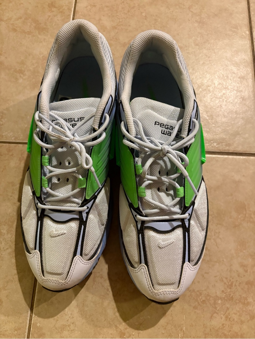 Nike White and Neon Green Men's Running Sneakers Size 12 - Picture 2 of 7